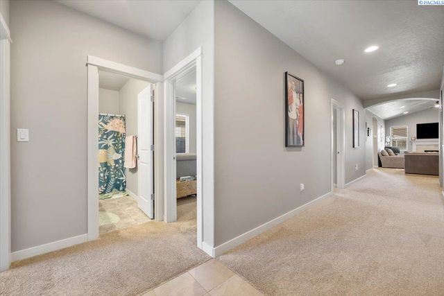 6005 Curlew Lane, Pasco, WA 99301