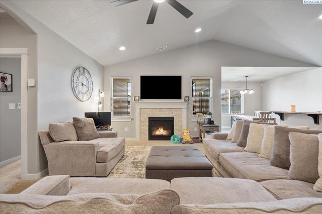 6005 Curlew Lane, Pasco, WA 99301