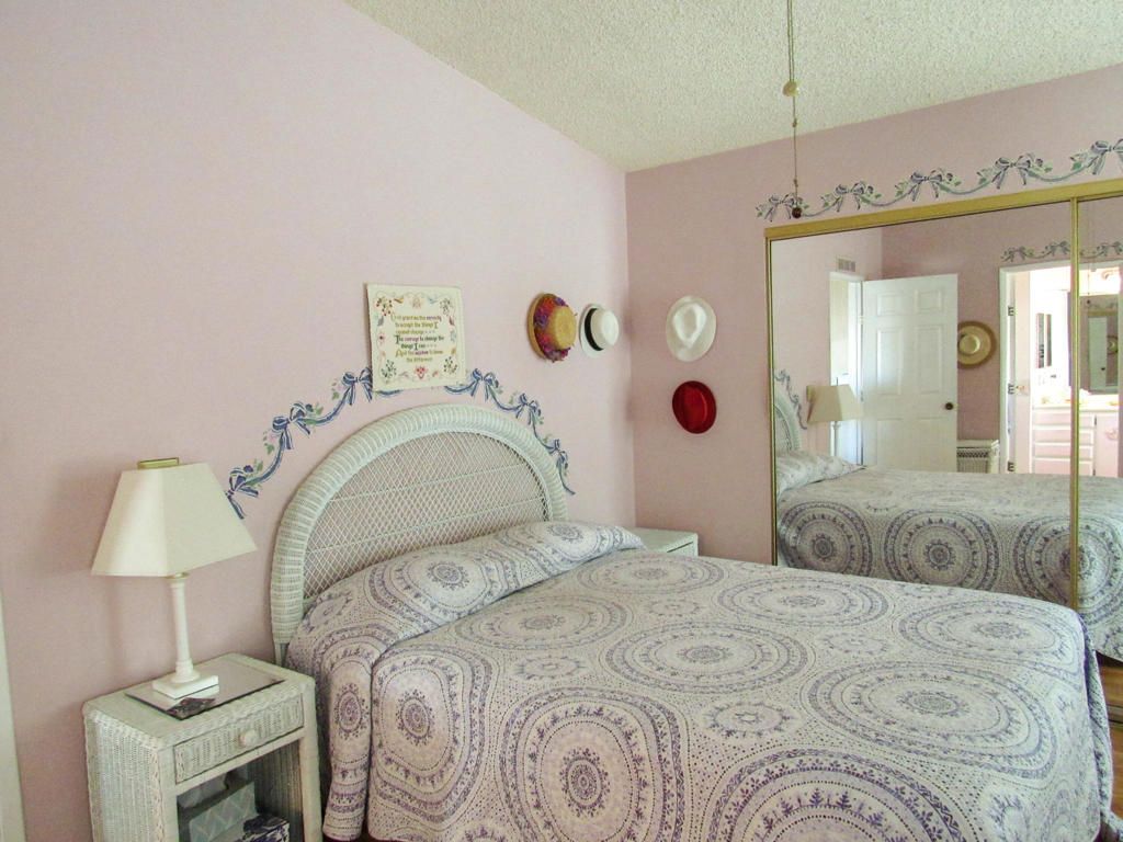 Image 11 of property listing at 38521 Commons Valley Drive, Palm Desert, CA 92260