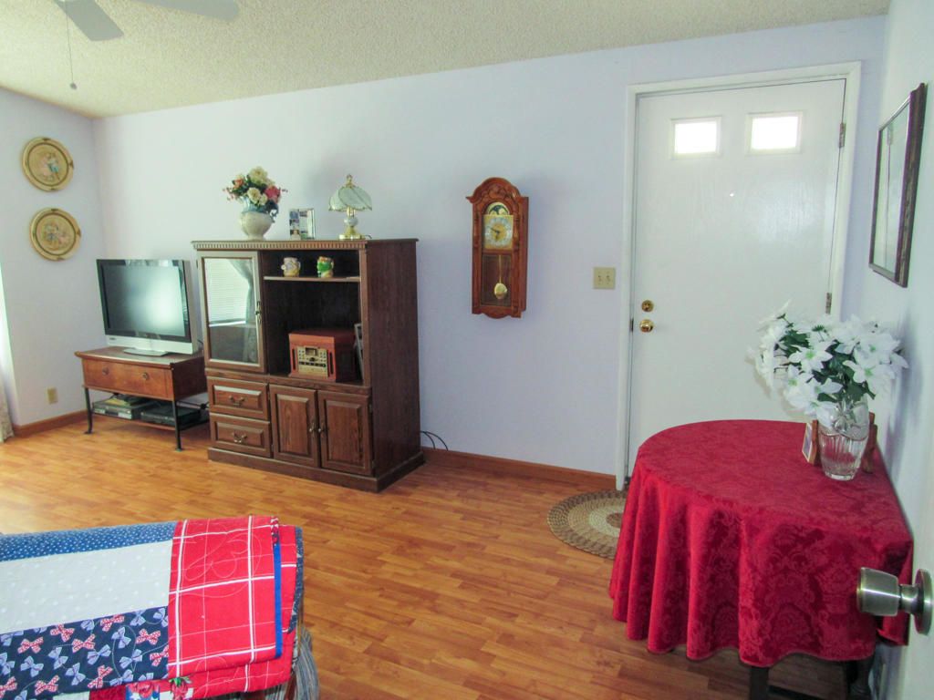 Image 16 of property listing at 38521 Commons Valley Drive, Palm Desert, CA 92260