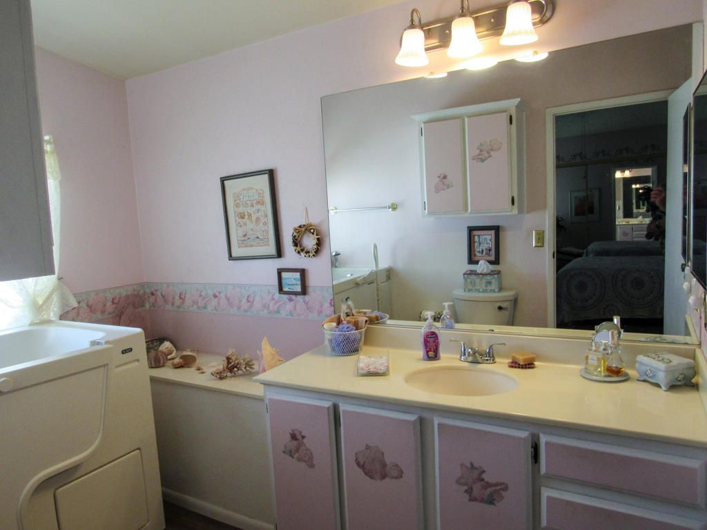 Image 20 of property listing at 38521 Commons Valley Drive, Palm Desert, CA 92260