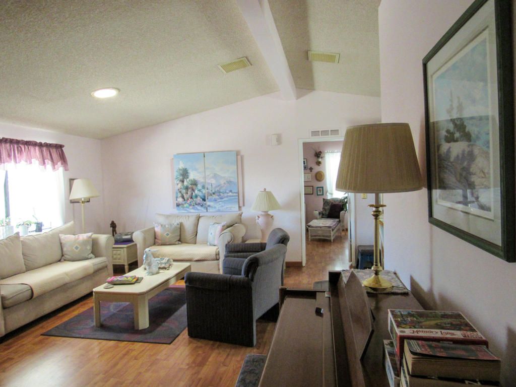 Image 5 of property listing at 38521 Commons Valley Drive, Palm Desert, CA 92260