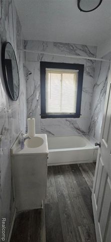 4094 W Euclid Street, Detroit, MI 48204