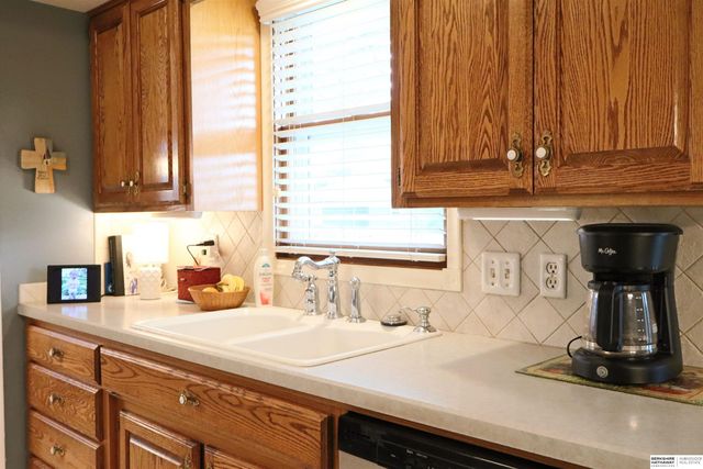 13510 Frances Street, Omaha, NE 68144