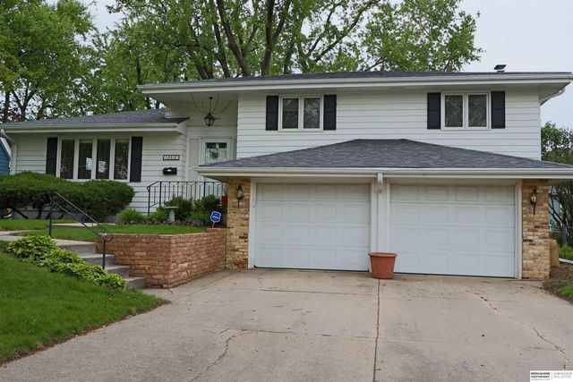 13510 Frances Street, Omaha, NE 68144