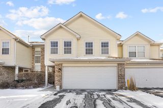 143 Sussex Court, Roselle, IL 60172