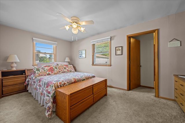 328 W State Street, North Aurora, IL 60542