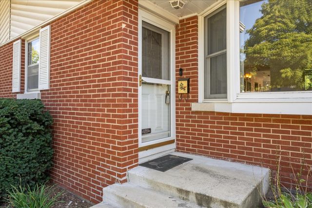 328 W State Street, North Aurora, IL 60542