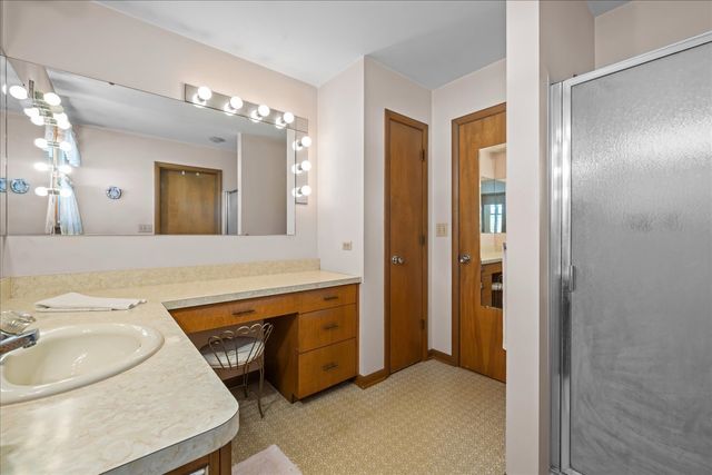 328 W State Street, North Aurora, IL 60542