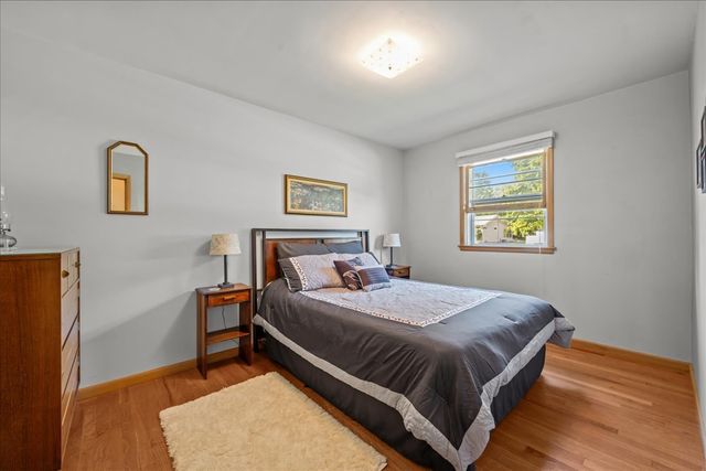 328 W State Street, North Aurora, IL 60542