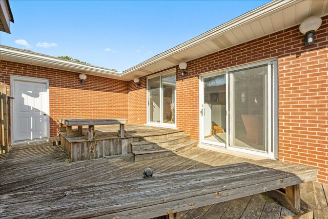 328 W State Street, North Aurora, IL 60542