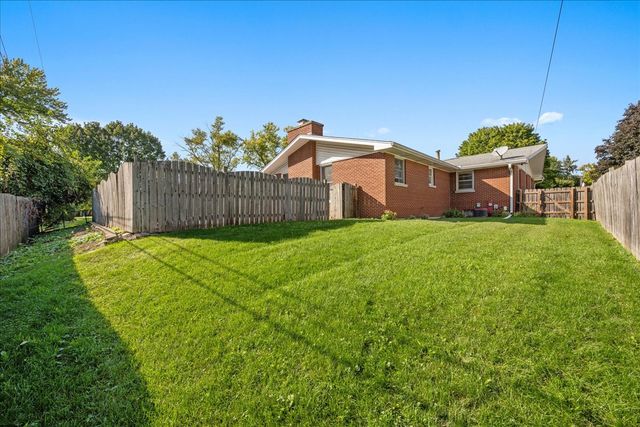 328 W State Street, North Aurora, IL 60542