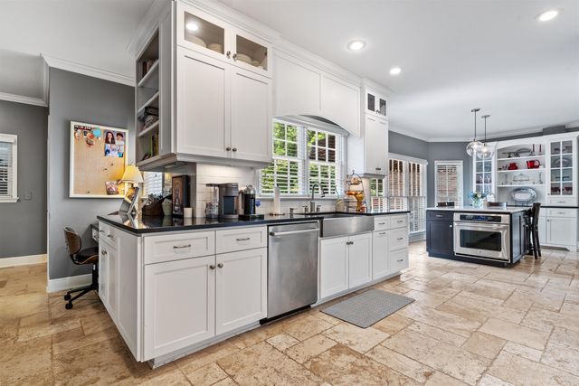 4000 Brandon Hill Dr, Tallahassee, FL 32309