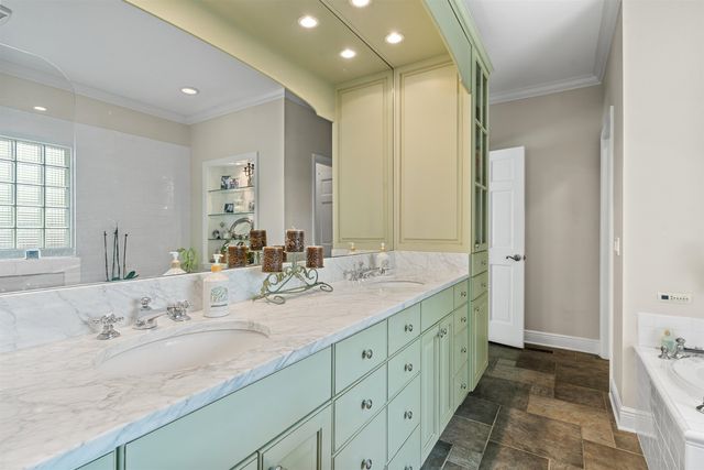 4000 Brandon Hill Dr, Tallahassee, FL 32309