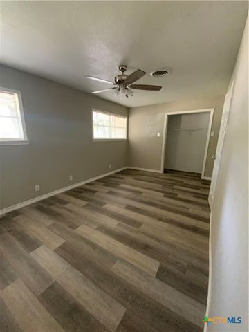 2016 S 11th Street, Temple, TX 76504