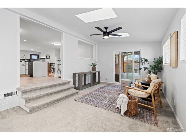 141 S Saulsbury St, Lakewood, CO 80226