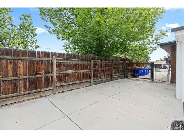 141 S Saulsbury St, Lakewood, CO 80226