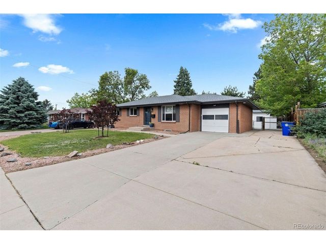 141 S Saulsbury St, Lakewood, CO 80226