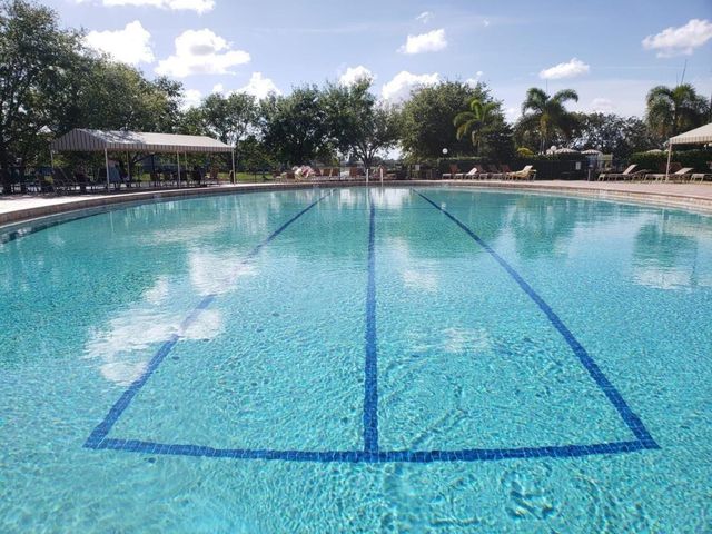235 Canterbury K, West Palm Beach, FL 33417