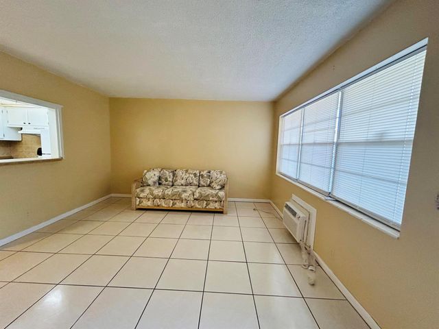 235 Canterbury K, West Palm Beach, FL 33417