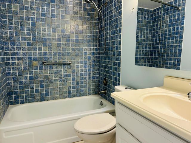 235 Canterbury K, West Palm Beach, FL 33417