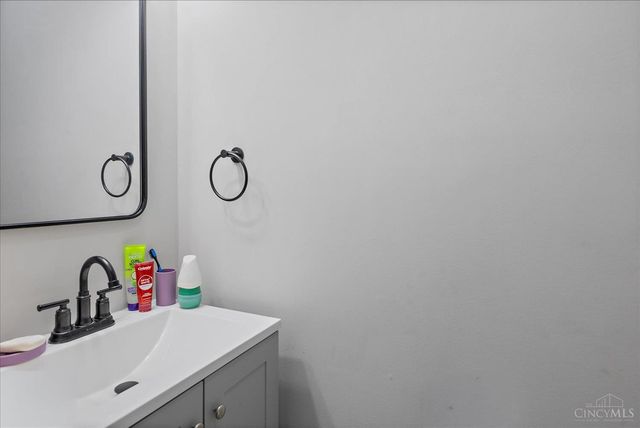 619 Daleview Avenue, Harrison Twp, OH 45405