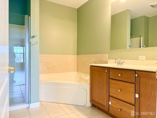 3032 Edward Stec Boulevard, Edison, NJ 08837