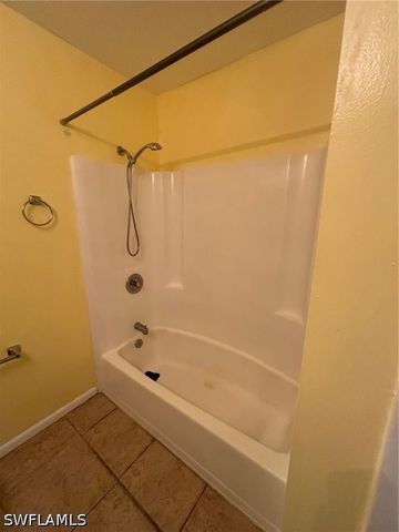 5386 16th PL SW F-4, Naples, FL 34116