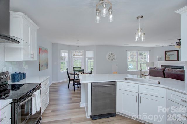 3819 Cameron Creek Drive, Matthews, NC 28105