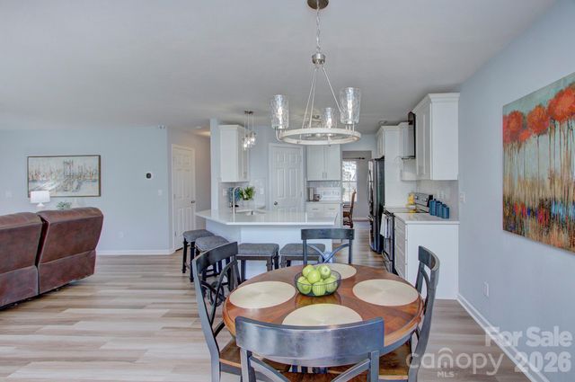 3819 Cameron Creek Drive, Matthews, NC 28105