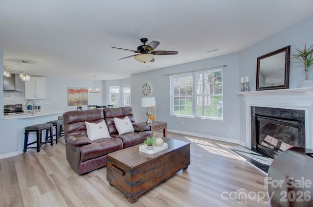 3819 Cameron Creek Drive, Matthews, NC 28105