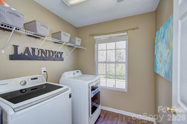 3819 Cameron Creek Drive, Matthews, NC 28105