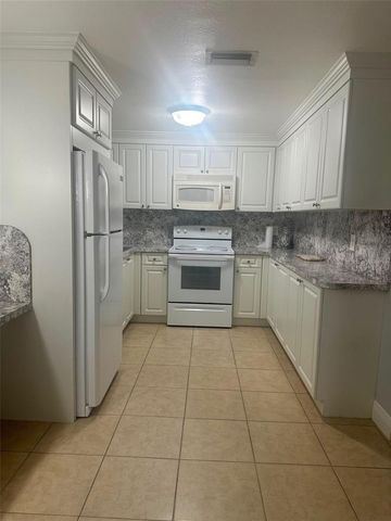 2106 AVALON ROAD, Sebring, FL 33870
