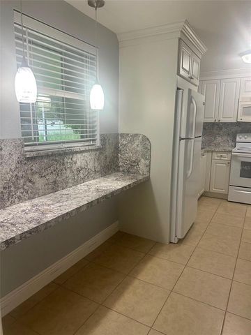 2106 AVALON ROAD, Sebring, FL 33870