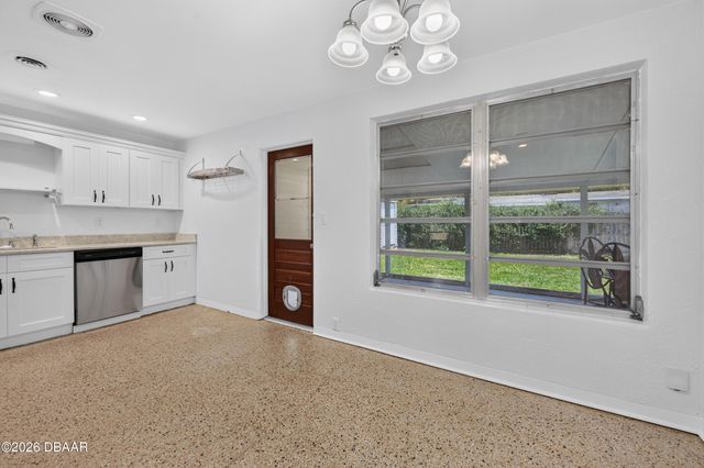 325 Thackery Road, Ormond Beach, FL 32174