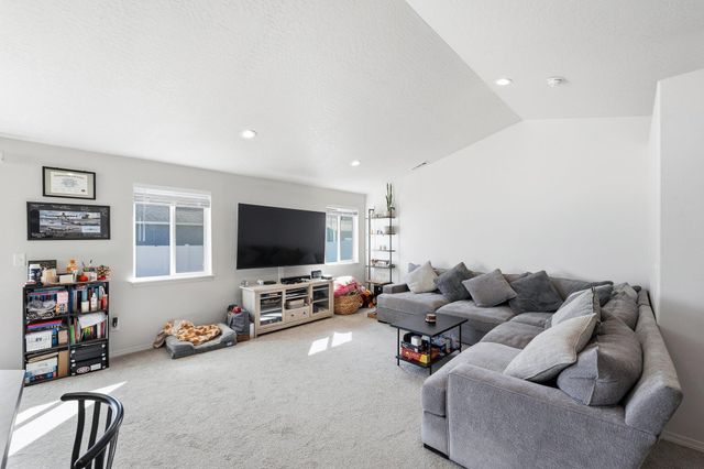 8523 W 8th Ct, Spokane, WA 99224