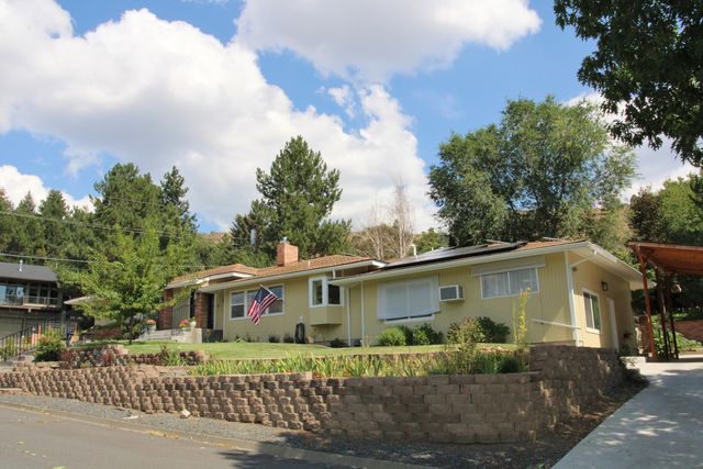 2075 Calhoun Street, Klamath Falls, OR 97601