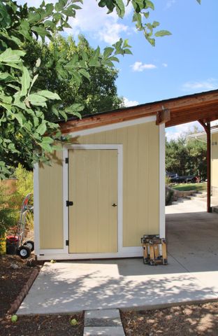 2075 Calhoun Street, Klamath Falls, OR 97601