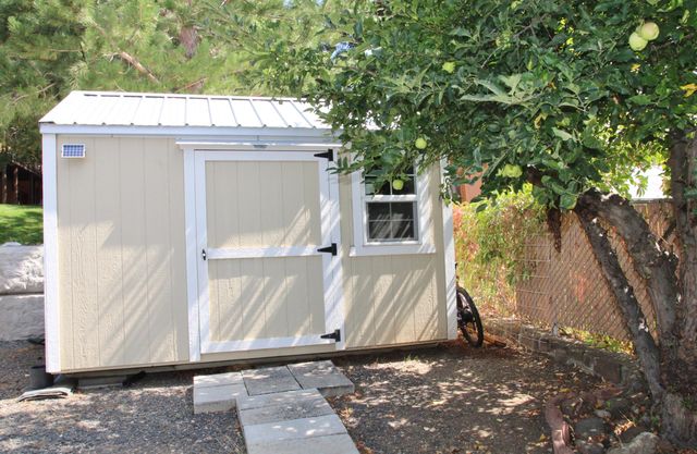 2075 Calhoun Street, Klamath Falls, OR 97601
