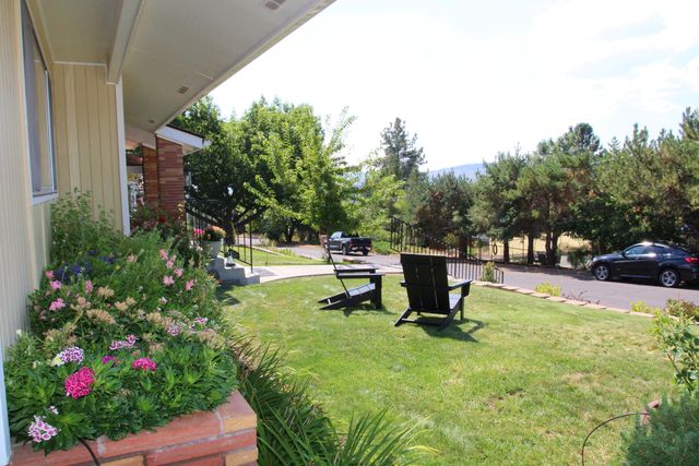 2075 Calhoun Street, Klamath Falls, OR 97601