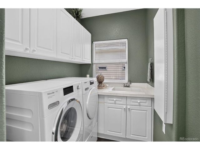 1381 Peninsula Cir, Castle Rock, CO 80104
