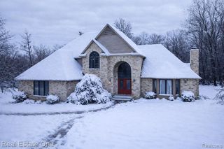 11514 Kings Knight Circle, Grand Blanc, MI 48439