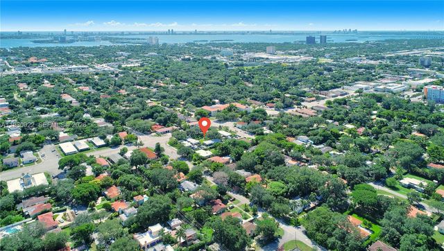 8824 NE 2ND AVENUE 8824, El Portal, FL 33138