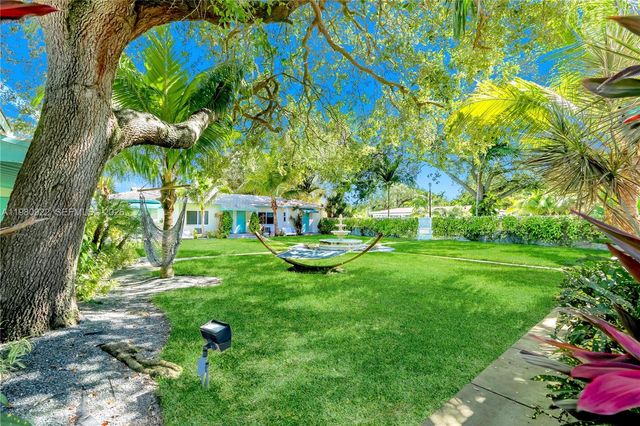 8824 NE 2ND AVENUE 8824, El Portal, FL 33138