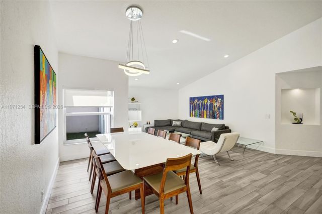 4928 SW 33rd Way, Hollywood, FL 33312