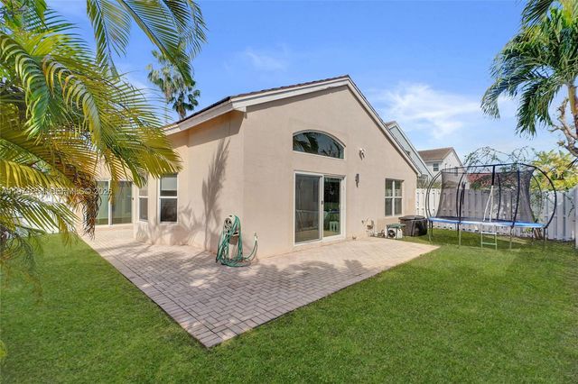 4928 SW 33rd Way, Hollywood, FL 33312