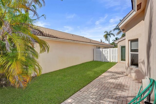 4928 SW 33rd Way, Hollywood, FL 33312