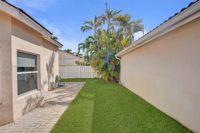 4928 SW 33rd Way, Hollywood, FL 33312