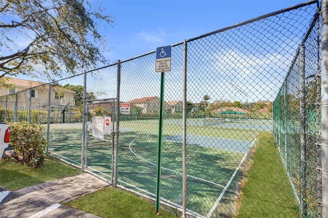 4928 SW 33rd Way, Hollywood, FL 33312