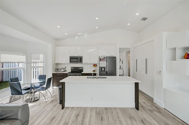 4928 SW 33rd Way, Hollywood, FL 33312